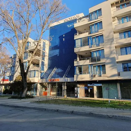 Dino Private Apartmets Excelsior Apartman Napospart
