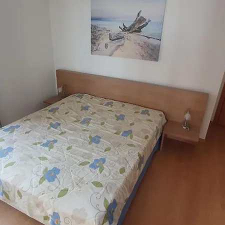 Dino Private Apartmets Excelsior * Napospart